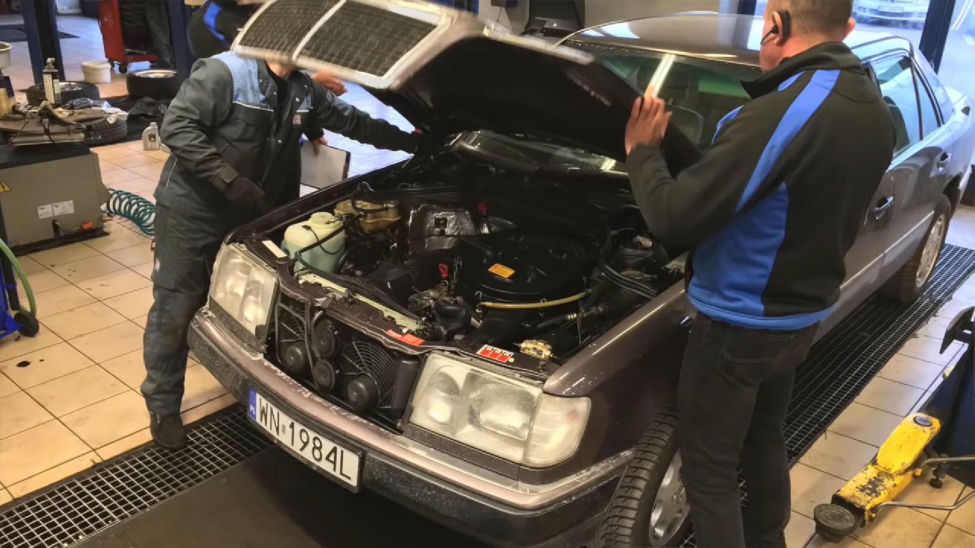 Mercedes W124 podczas kontroli stanu technicznego w Broler.Serwis .